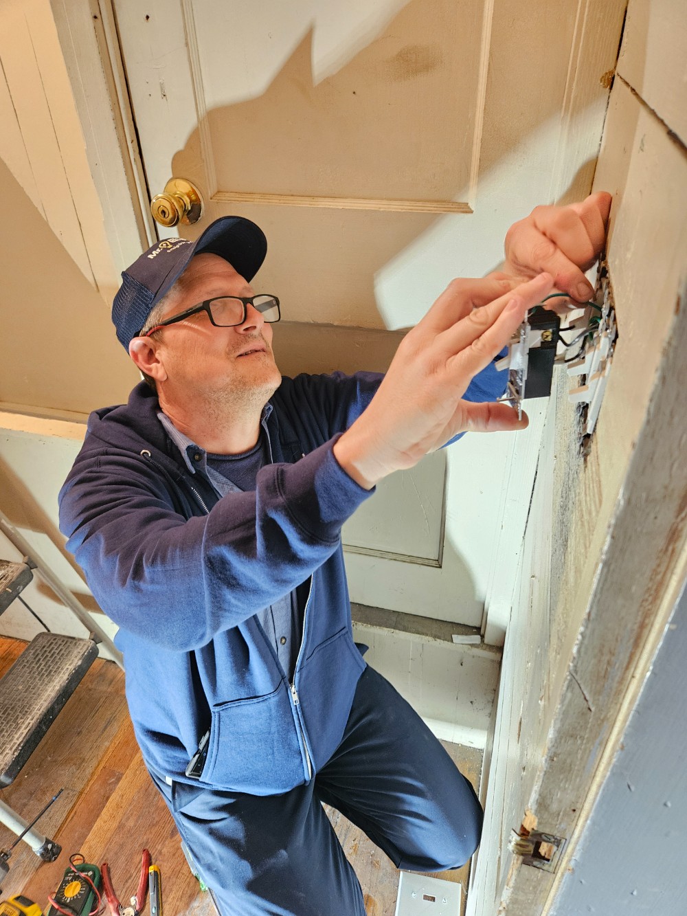 Outlet receptacle GFCI light switch replacement