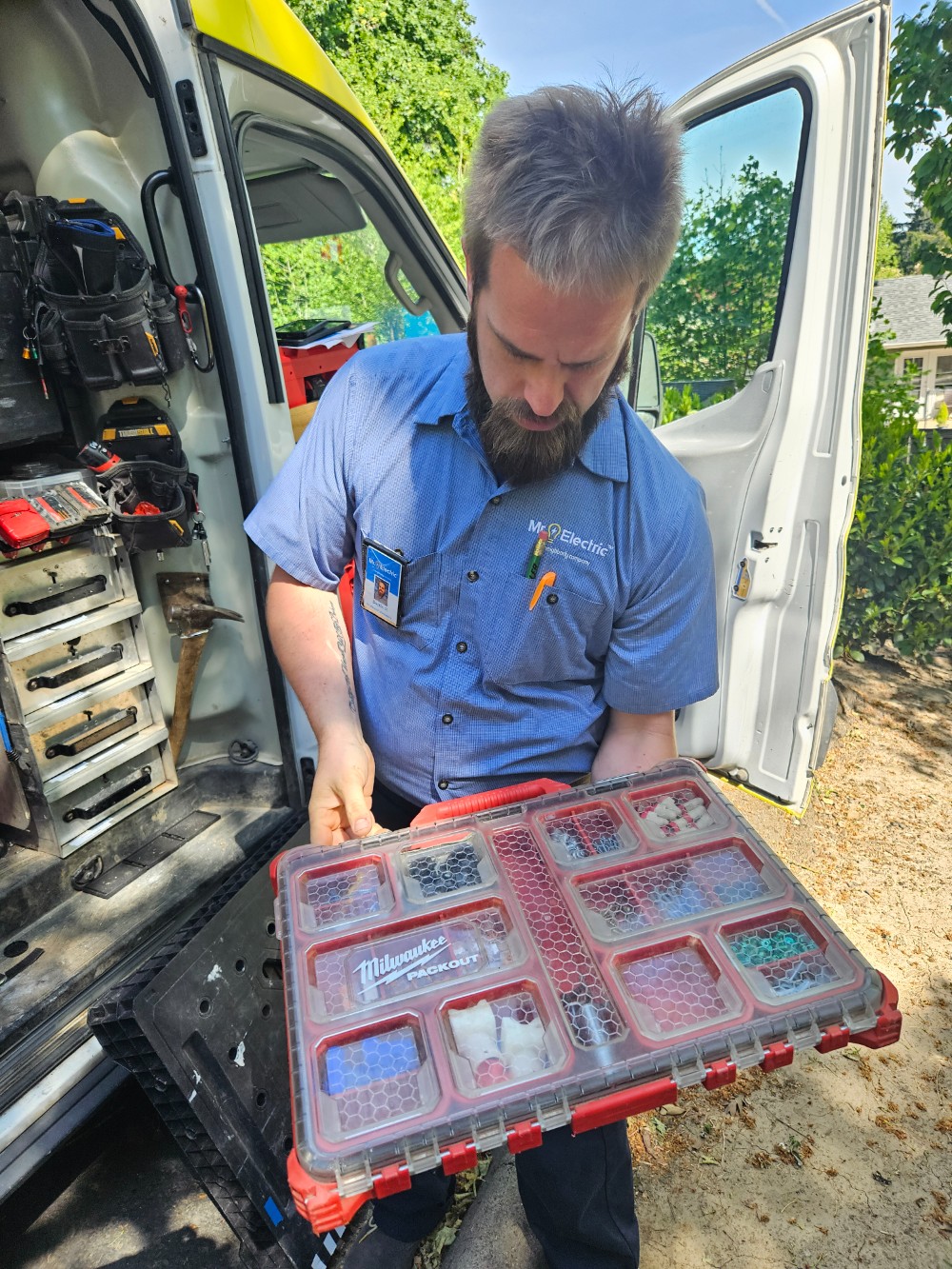 Service Professional Dustin - electrical parts