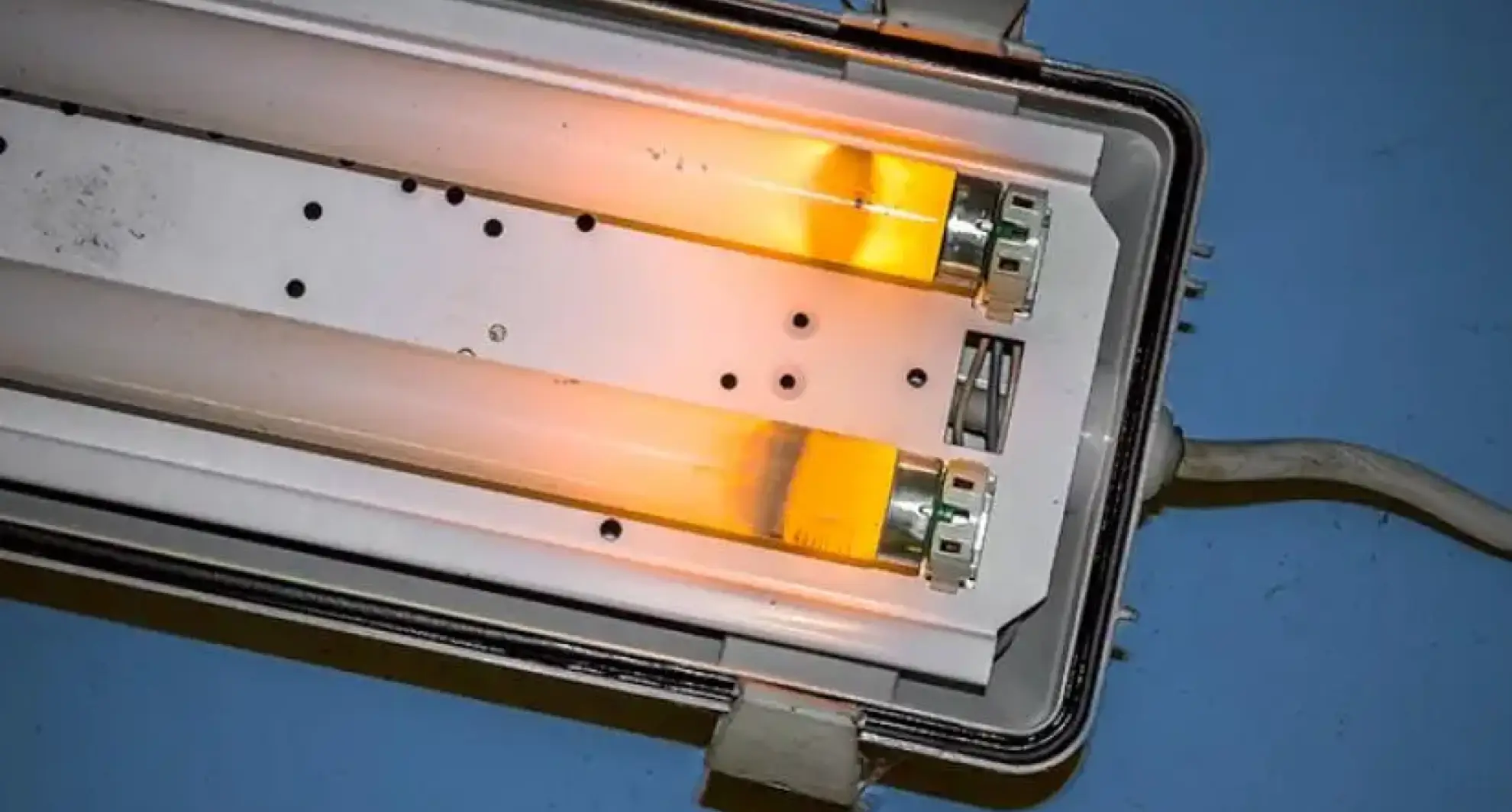 Replacing Fluorescent Light Ballast